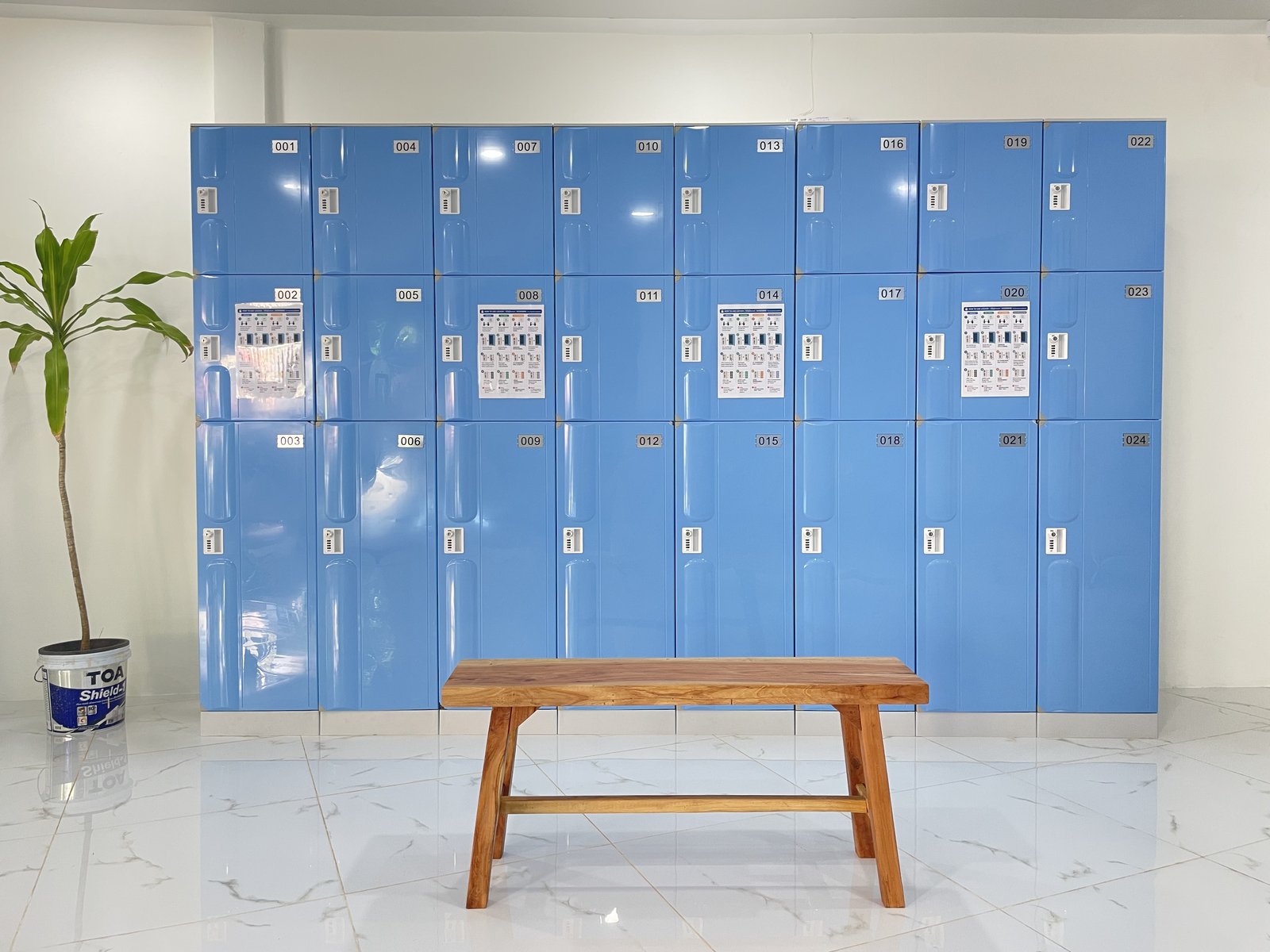 KATA LOCKER 外観 / Storefront